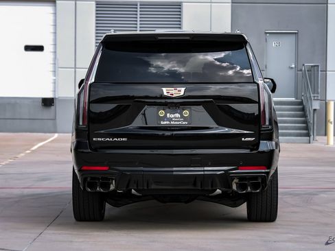 Used 2026 Cadillac Escalade V w/ LPO, Floor Liner Package image 11