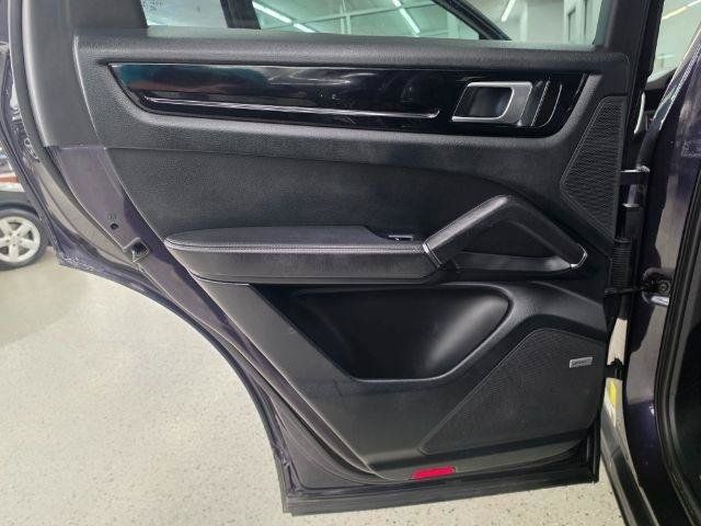 Used 2019 Porsche Cayenne AWD/4WD image 30