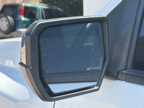 Used 2023 Chevrolet Colorado LT RWD image 13