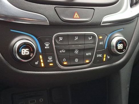 Used 2020 Chevrolet Equinox LT image 17