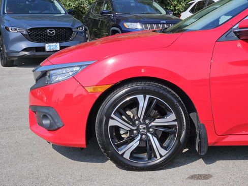 Used 2018 Honda Civic Touring image 9