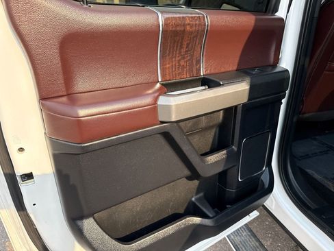 Used 2017 Ford F250 Platinum w/ Platinum Ultimate Package image 29