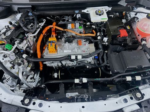 Used 2025 Chevrolet Equinox EV LT w/ Convenience Package image 31