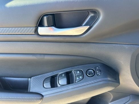 Used 2024 Nissan Altima 2.5 SV image 24