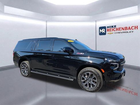 Used 2023 Chevrolet Suburban Z71 w/ Luxury Package AWD/4WD image 2