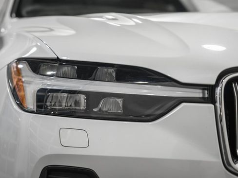 Used 2022 Volvo XC60 B5 Inscription w/ Climate Package image 12