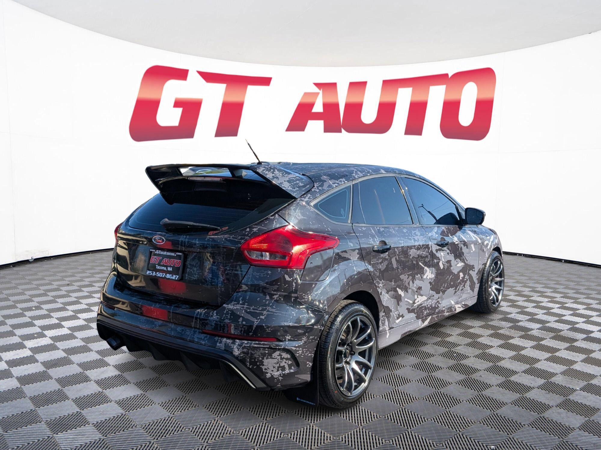Used 2017 Ford Focus RS AWD/4WD image 4