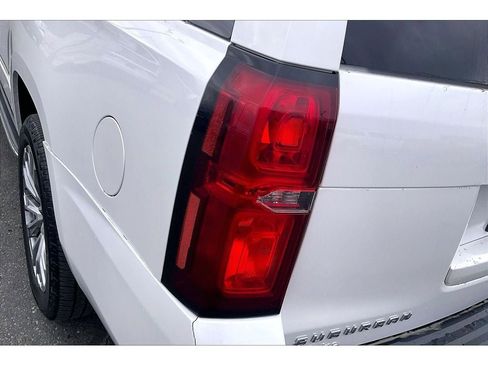 Used 2016 Chevrolet Suburban LTZ image 32