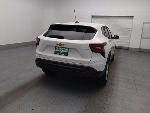 Used 2025 Chevrolet Trax LS FWD image 7
