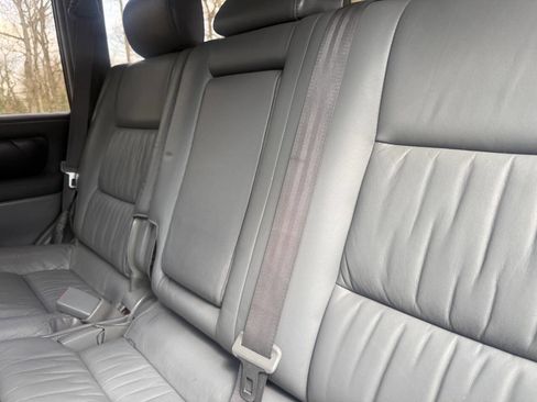 Used 2002 Toyota Land Cruiser image 73
