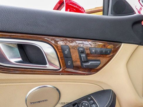 Used 2015 Mercedes-Benz SLK 250 image 39