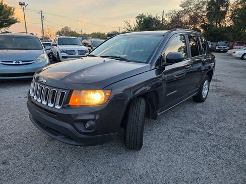 Used 2014 Jeep Compass Sport w/ Power Value Group FWD image 3