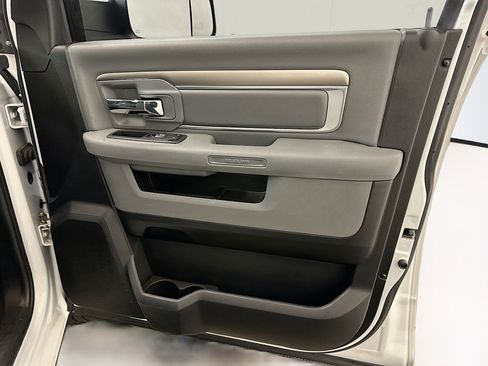 Used 2018 RAM 1500 Big Horn image 32