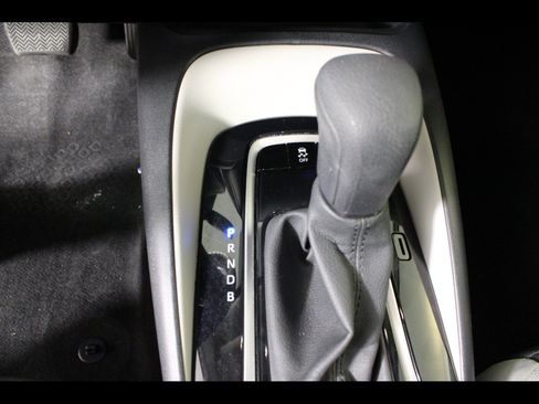 Used 2024 Toyota Corolla LE w/ LE Convenience Package FWD image 25