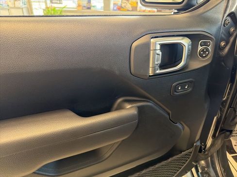 New 2025 Jeep Gladiator Mojave w/ Safety Group image 12