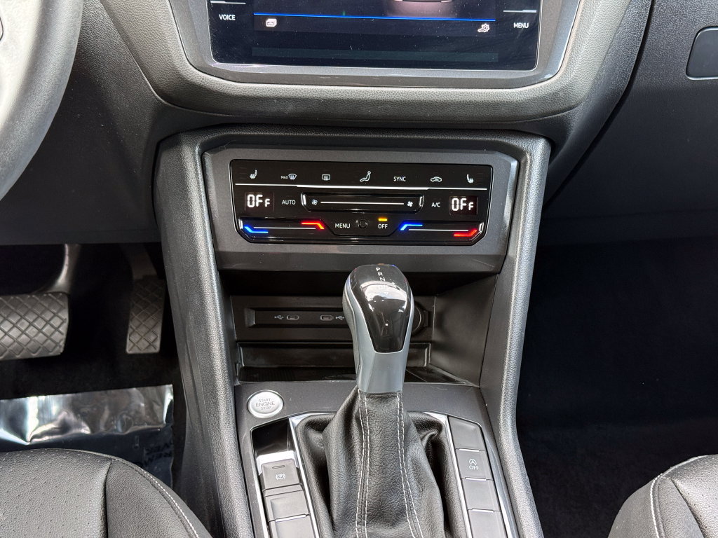 Used 2023 Volkswagen Tiguan SE AWD/4WD image 32