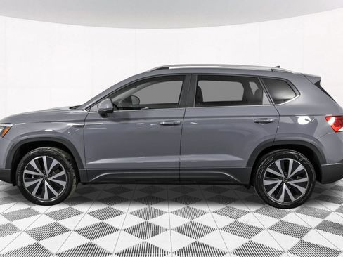 Used 2023 Volkswagen Taos SE w/ Panoramic Sunroof Package AWD/4WD image 22