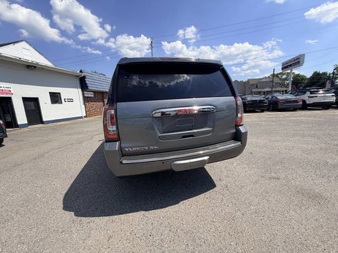 Used 2019 GMC Yukon XL Denali w/ Denali Ultimate Package AWD/4WD image 38