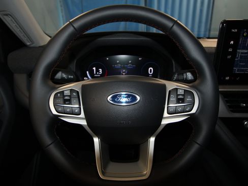 New 2026 Ford Explorer Active AWD/4WD image 9