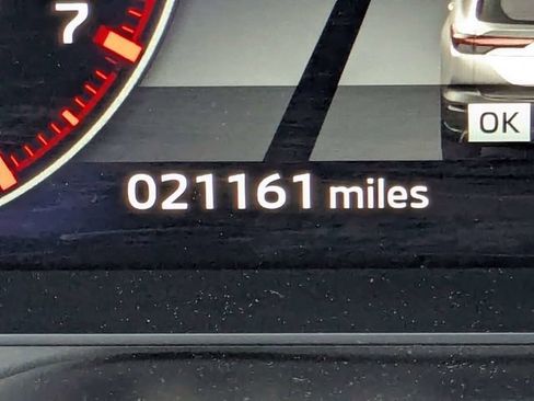 Used 2024 Mitsubishi Outlander SE Black Edition image 28