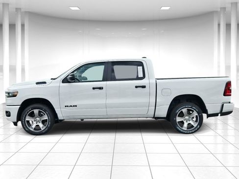 New 2026 RAM 1500 Express AWD/4WD image 6