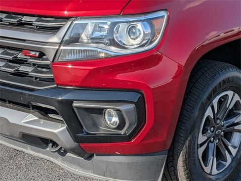 Used 2022 Chevrolet Colorado Z71 w/ Safety Package image 9