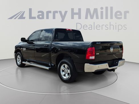 Used 2020 RAM 1500 Classic SLT w/ Luxury Group AWD/4WD image 3