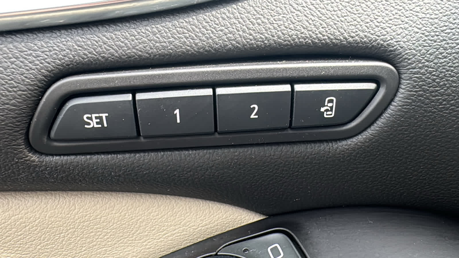 Certified 2019 Buick Enclave Premium w/ Trailering Package, 5000 lbs. AWD/4WD image 10