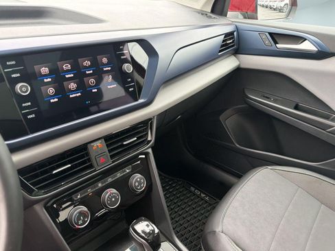 Certified 2023 Volkswagen Taos SE w/ Panoramic Sunroof Package FWD image 27