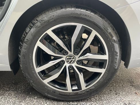 Used 2025 Volkswagen Jetta SE image 29