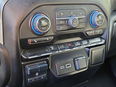 Used 2023 Chevrolet Silverado 2500 LT w/ Convenience Package image 15