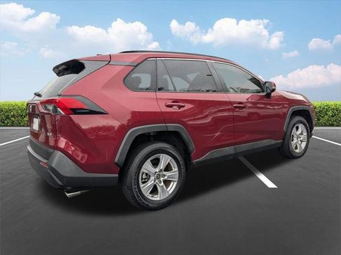 Certified 2021 Toyota RAV4 XLE FWD image 5