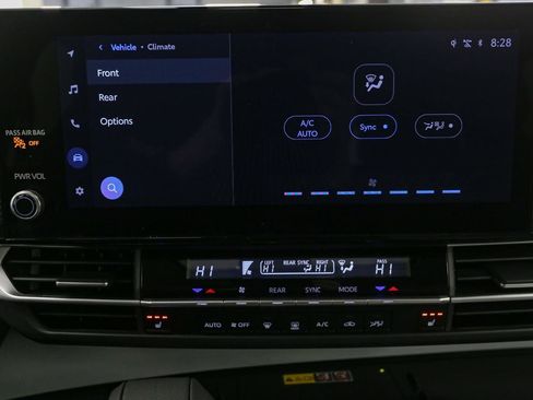 Used 2025 Toyota Sienna XLE image 28