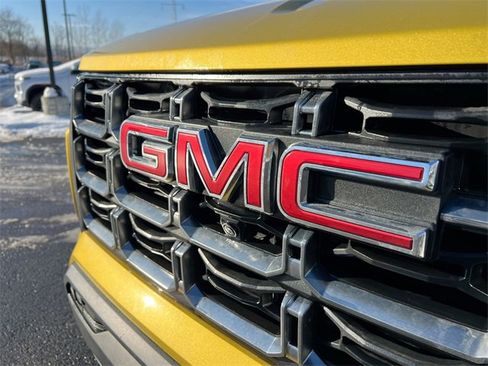 Used 2023 GMC Canyon AT4 w/ AT4 Premium Package image 31