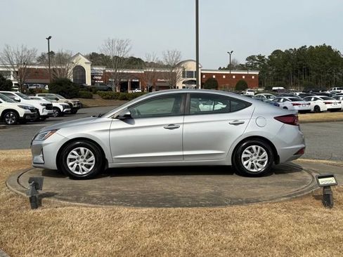 Used 2020 Hyundai Elantra SE w/ Cargo Package (C1) FWD image 4
