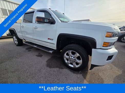 Used 2019 Chevrolet Silverado 2500 LTZ image 3