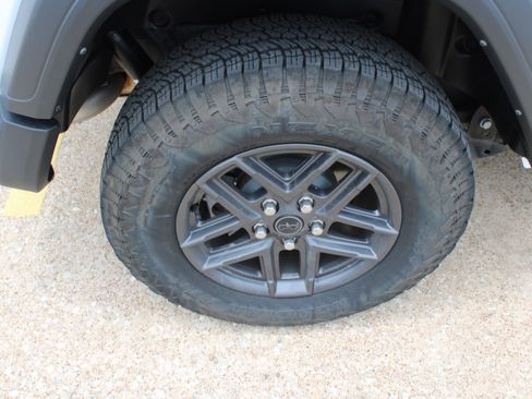 Used 2025 Jeep Wrangler Unlimited Sport AWD/4WD image 15