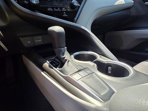Used 2023 Toyota Camry LE FWD image 33