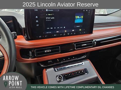 Used 2025 Lincoln Aviator Reserve w/ Luxury Package AWD/4WD image 25