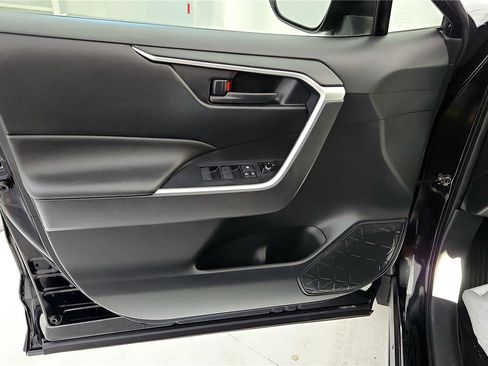 Used 2023 Toyota RAV4 LE image 21