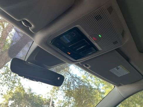 Used 2024 Volkswagen Atlas SE FWD image 13