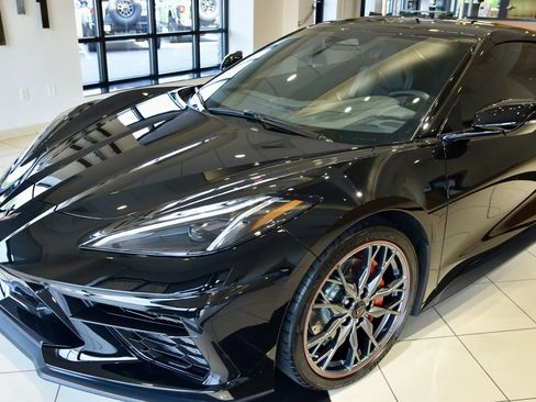 Used 2025 Chevrolet Corvette Stingray Coupe w/ 1LT RWD image 10