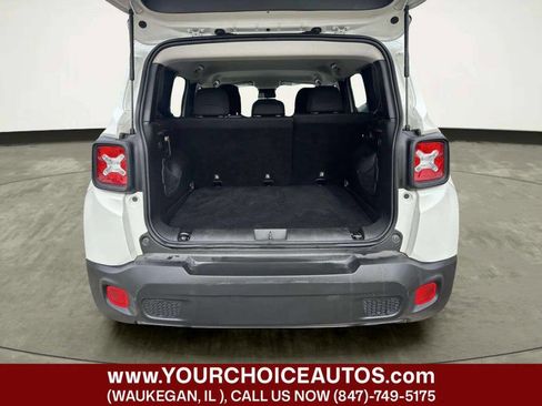 Used 2020 Jeep Renegade Latitude AWD/4WD image 13
