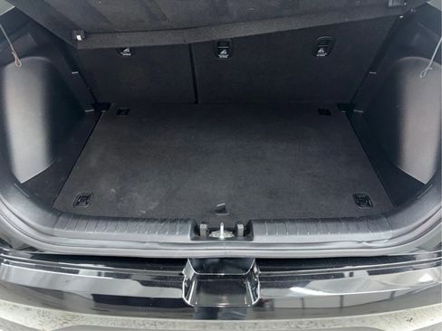 Used 2022 Hyundai Venue SEL image 16