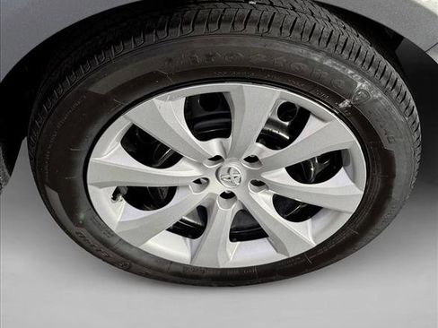 Used 2023 Toyota Corolla LE image 9