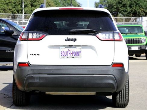 Used 2021 Jeep Cherokee Latitude Plus image 6