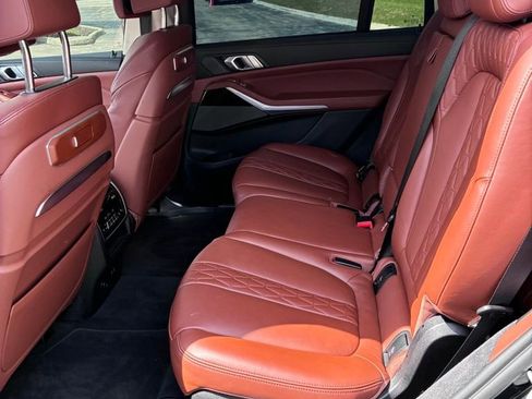 Used 2023 BMW X7 xDrive40i image 14