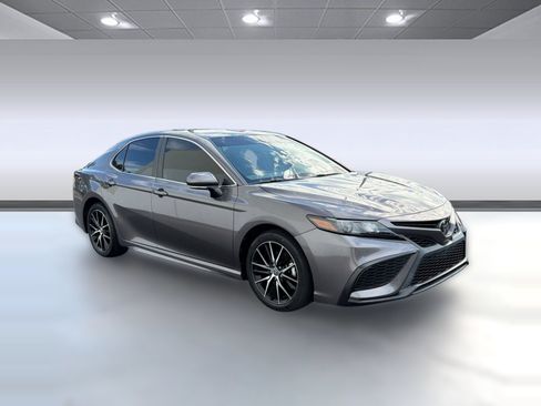 Used 2023 Toyota Camry SE w/ Convenience Package FWD image 7