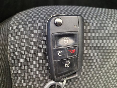 Used 2021 Volkswagen Jetta S w/ Driver Assistance Package image 32