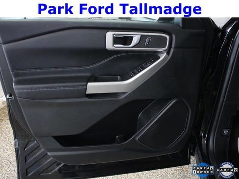 Used 2022 Ford Explorer XLT image 11